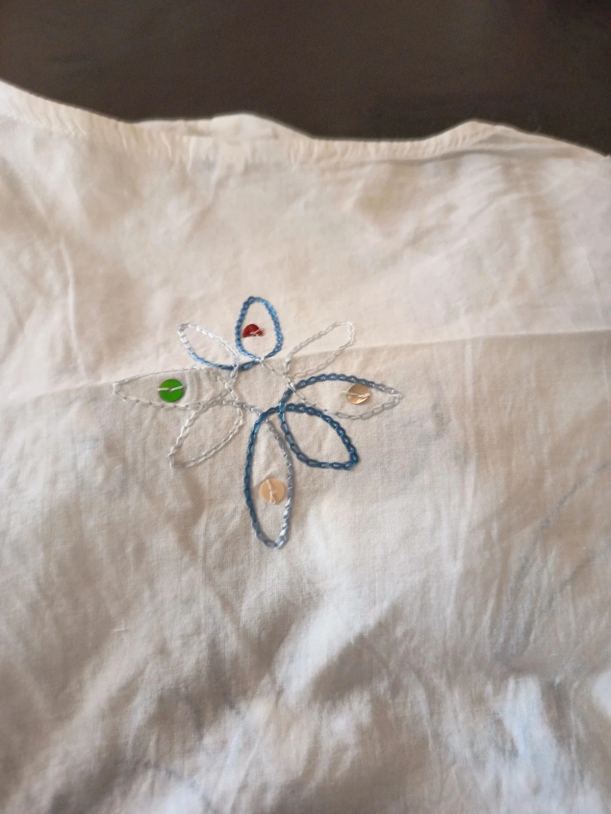 White tunic with embroidery and rhinestones – photo 4